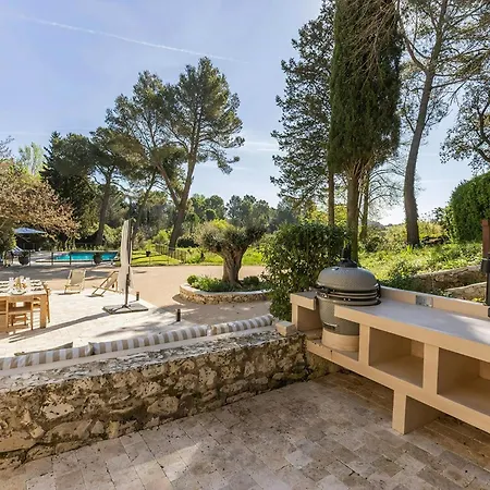 Refuge In Garrigue Facing The Alpilles Aramon